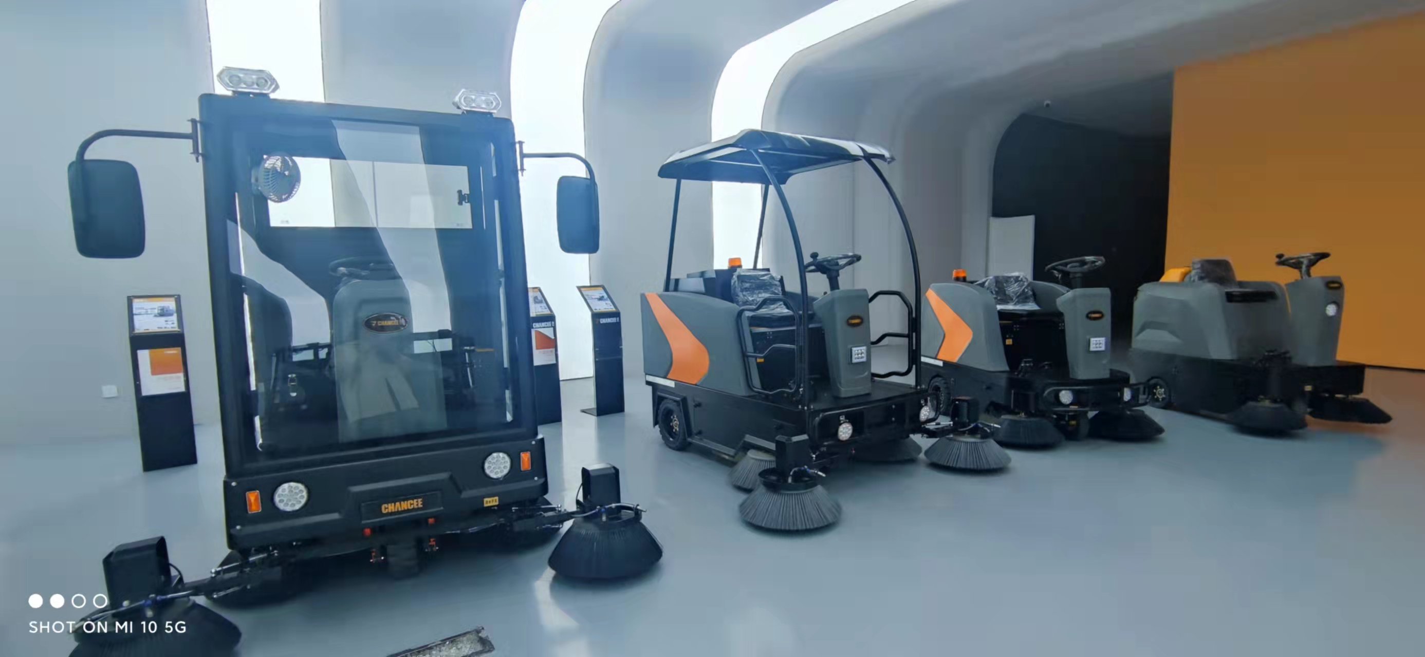 駕駛式的電動清掃車工作效率有多高？